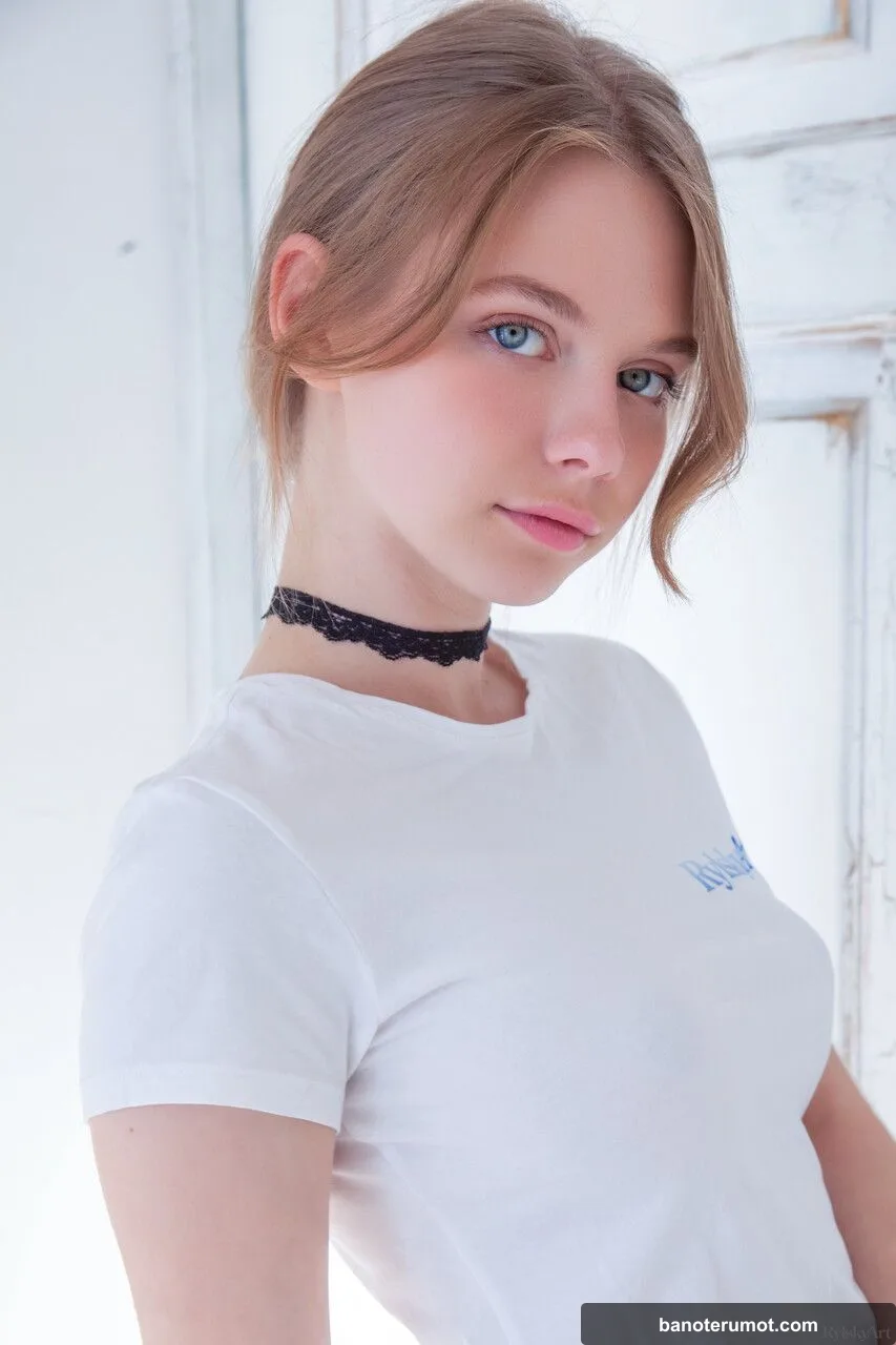 צעירות (18+)