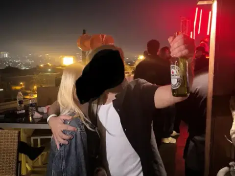 Mf4f {cairo-Egypt} { 28m27f} couple 4 female in egypt