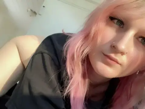 im sooo bored somebody play overwatch with me hehe