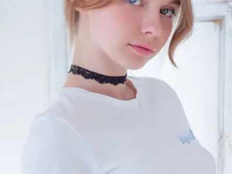 צעירות (18+)